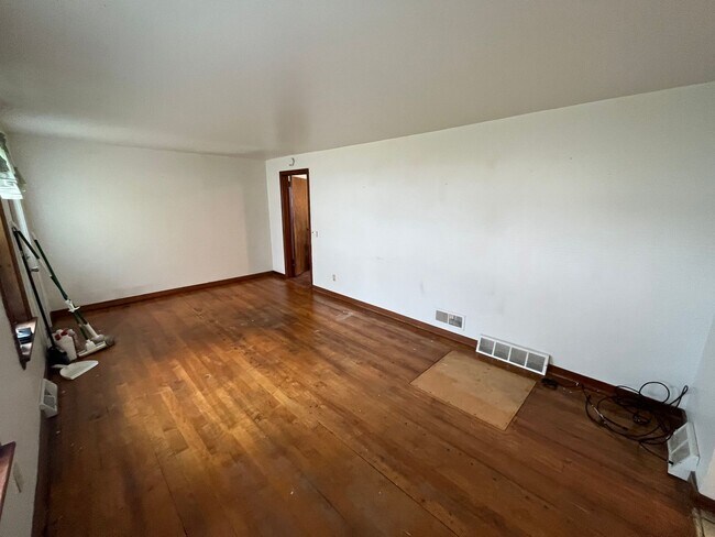 Building Photo - 508 St Claire