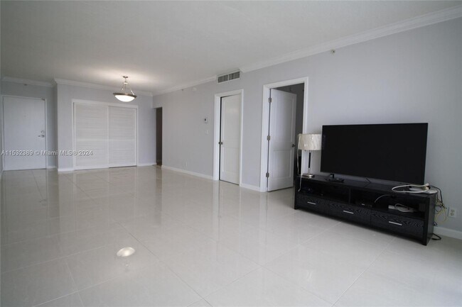 Building Photo - 3000 S Ocean Dr