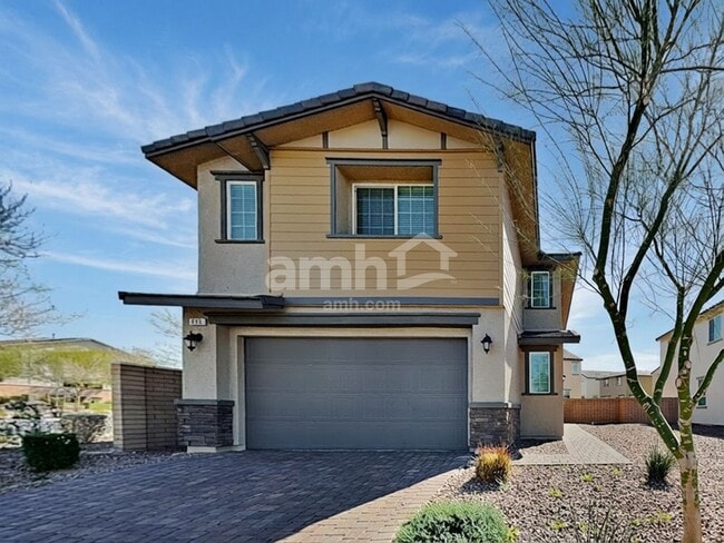 Building Photo - 696 N Water St