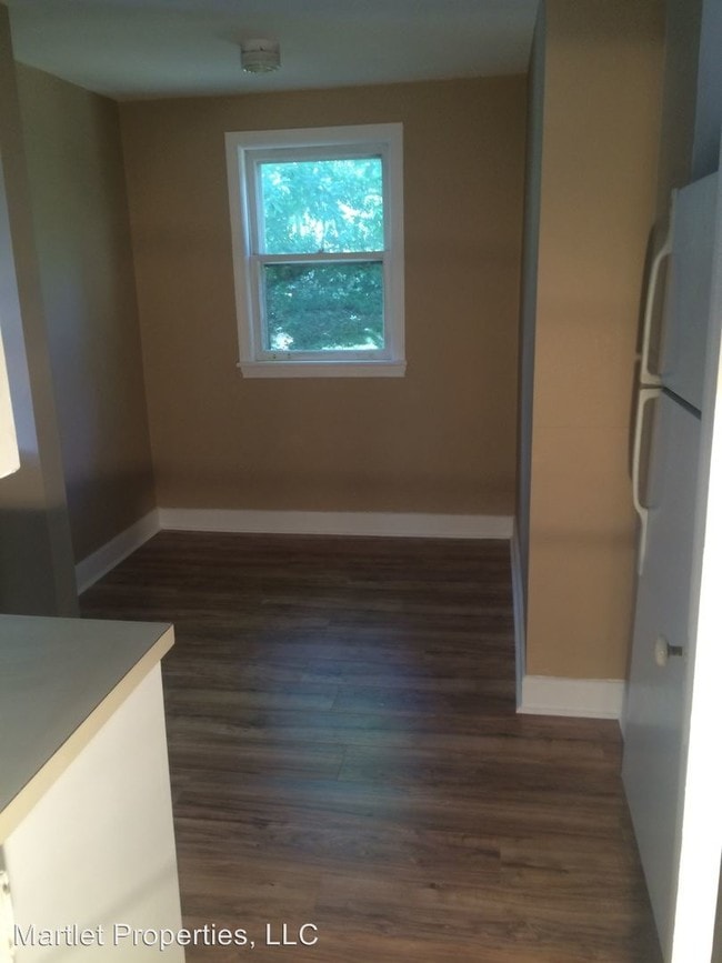 Building Photo - 209 Maple Ave