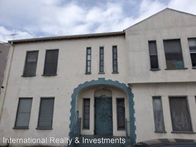Building Photo - 6507 Normandie Ave