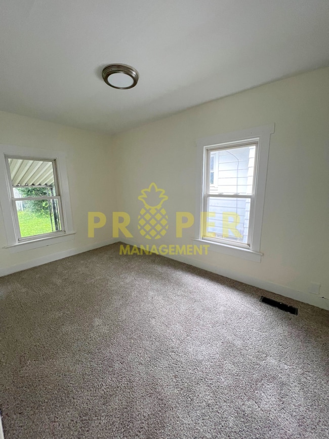 Building Photo - Recently renovated 2 bedrooms 1 bath