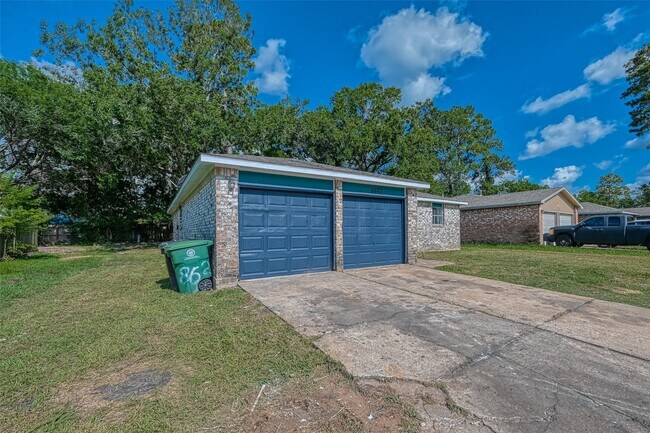 Foto del edificio - 8623 Valley Forest Dr