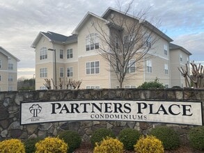 Building Photo - 100 Campus Walk Trl