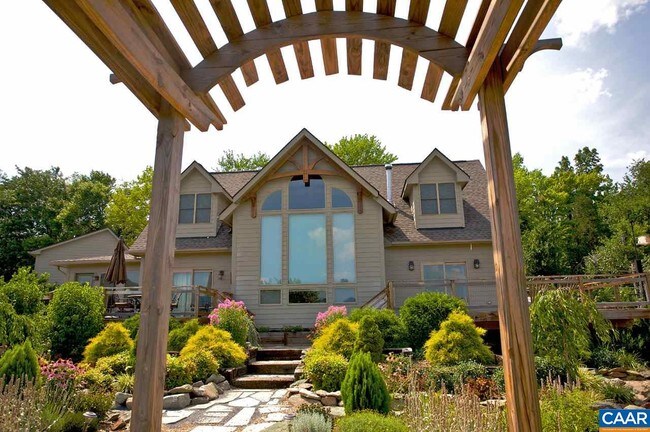 Building Photo - 463 Horizon Village Rd