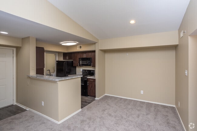 2BR, 1BA - 886SF - Oak Forest