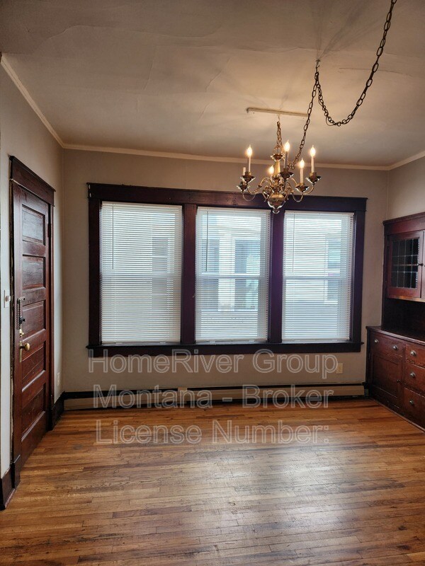 Building Photo - 546 S 3rd St W