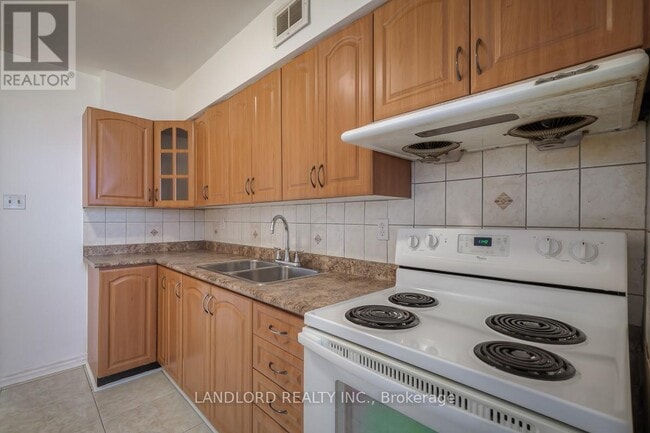 Building Photo - 1350 York Mills Rd