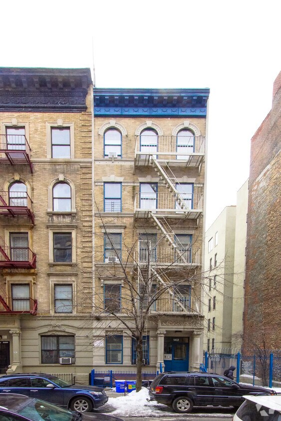 Building Photo - 142 W 113th St