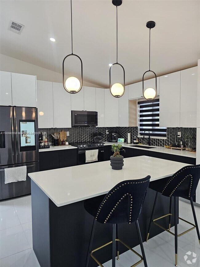 Sugarwood Apartments for Rent with Hardwood Floors Miami, FL 4