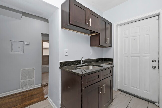 Building Photo - 6106 S Eberhart Ave