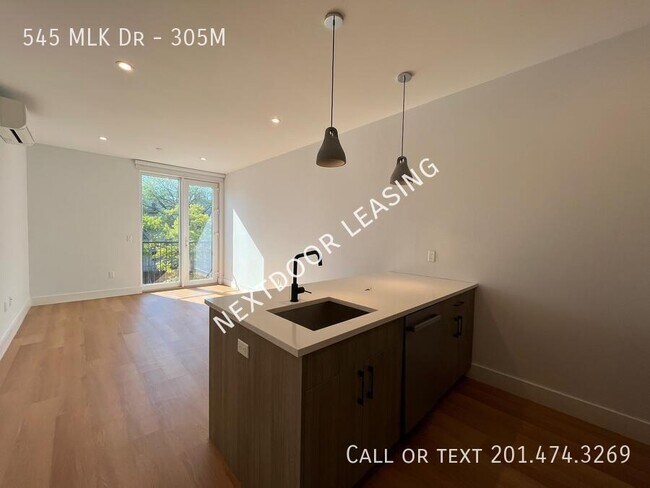 Foto del edificio - 545 MLK Dr-305M