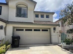 Building Photo - 4635 Da Vinci St