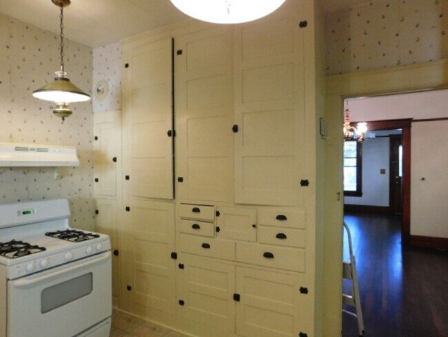 Foto del edificio - 3Bd/1Ba Two Story House - Available Soon!