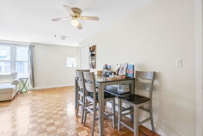 Photo - 128 Tudor St Townhome