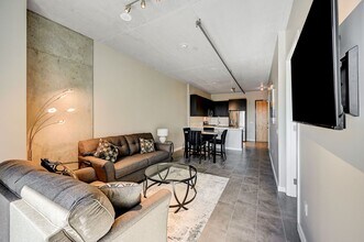 Building Photo - 353 E Bonneville Ave