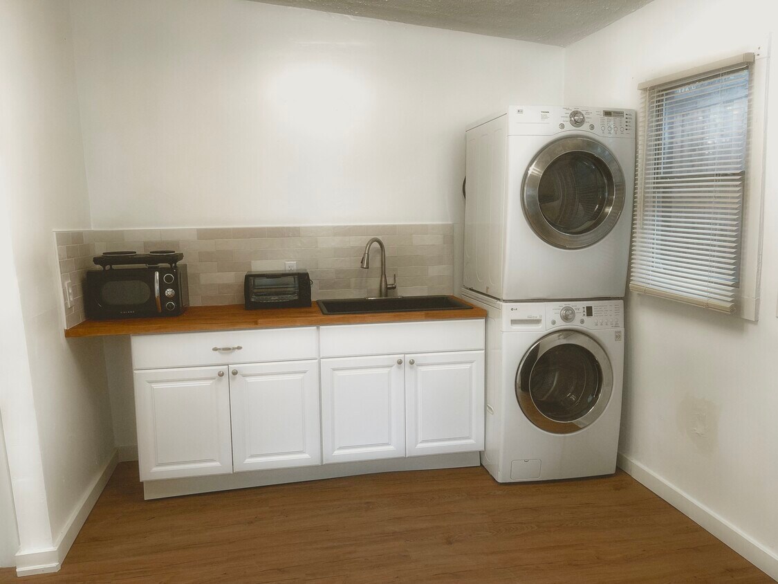 Building Photo - 4803 Reiger Ave