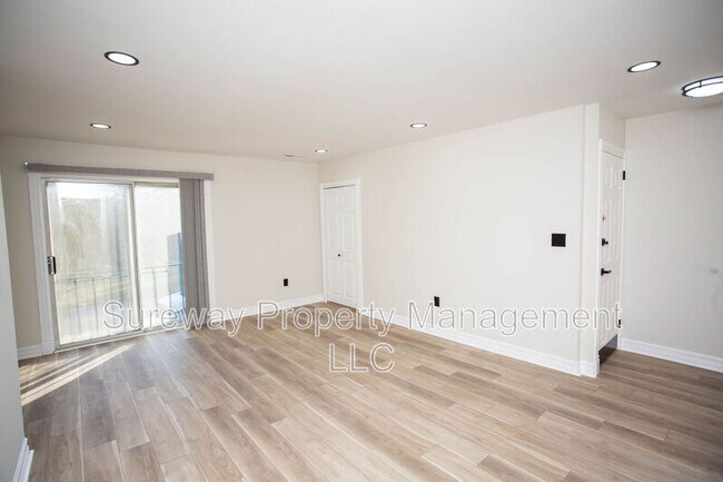 Foto del edificio - 816 Winding Way