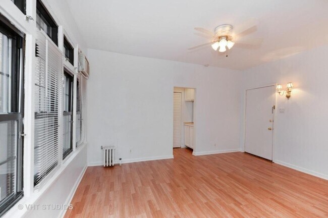 Foto del edificio - 1127 W Farwell Ave