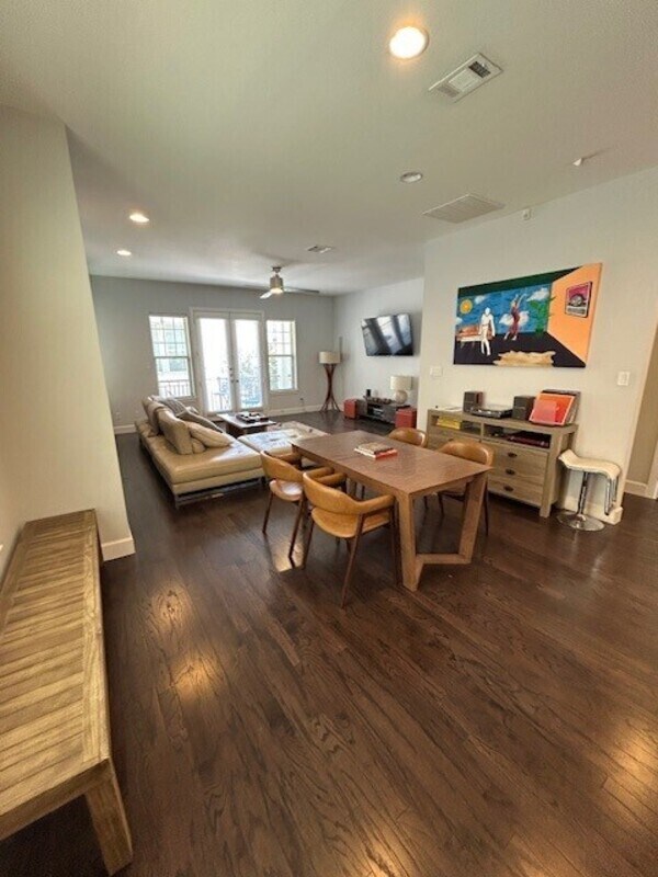 Foto del edificio - 5124 Garrett Field Ct