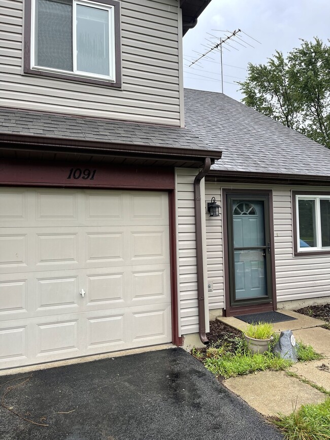 Building Photo - 1091 Pheasant Run Ln