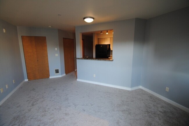 Building Photo - 1125 E Olive St