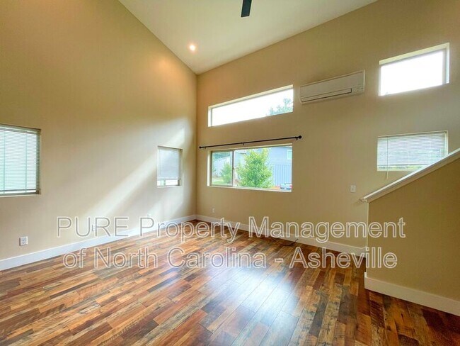 Foto del edificio - 100 Eastville Rd