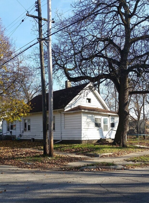 Primary Photo - 2 br, 1 bath House - 365 N. Cooper St.