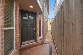 Building Photo - 5228 Larkin St