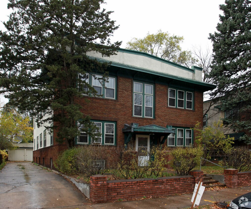 Primary Photo - 3922-3924 Grand Ave S