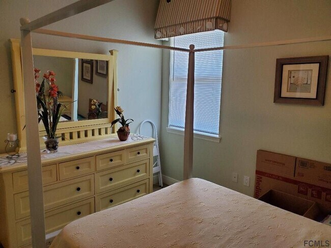 Building Photo - 200 Riverview Bend S