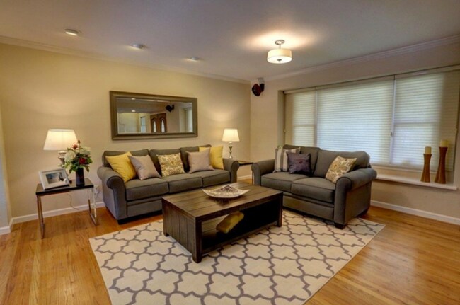 Building Photo - Executive 5BR Home with Private Backyard Retreat