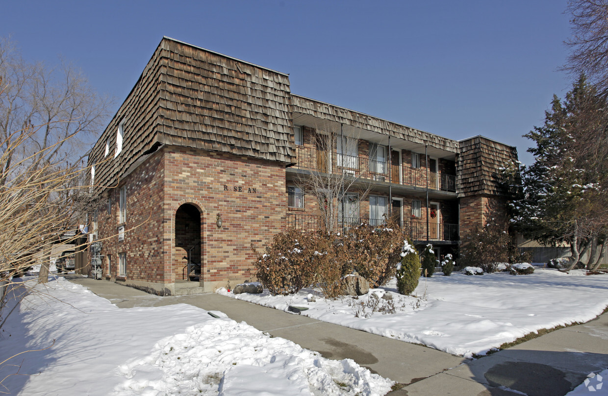 Primary Photo - 435 E Warnock Ave