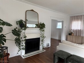 Building Photo - 1320 W 108th St