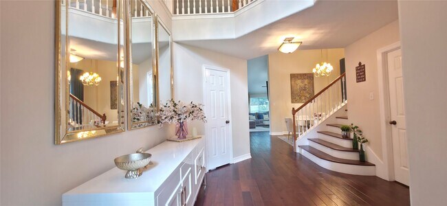 Foto del edificio - 16419 Red Crest Dr