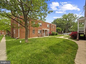 Building Photo - 10 Danbury St SE