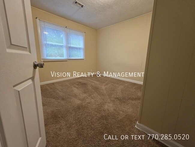 Building Photo - 219 Barrett Rd