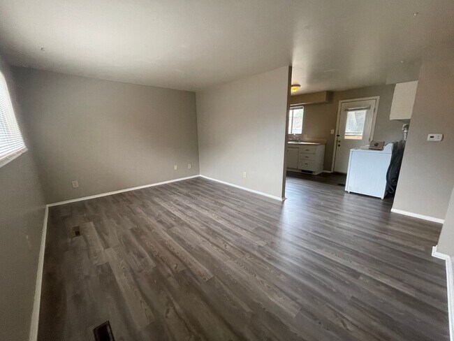 Building Photo - 2421 Crabtree Drive