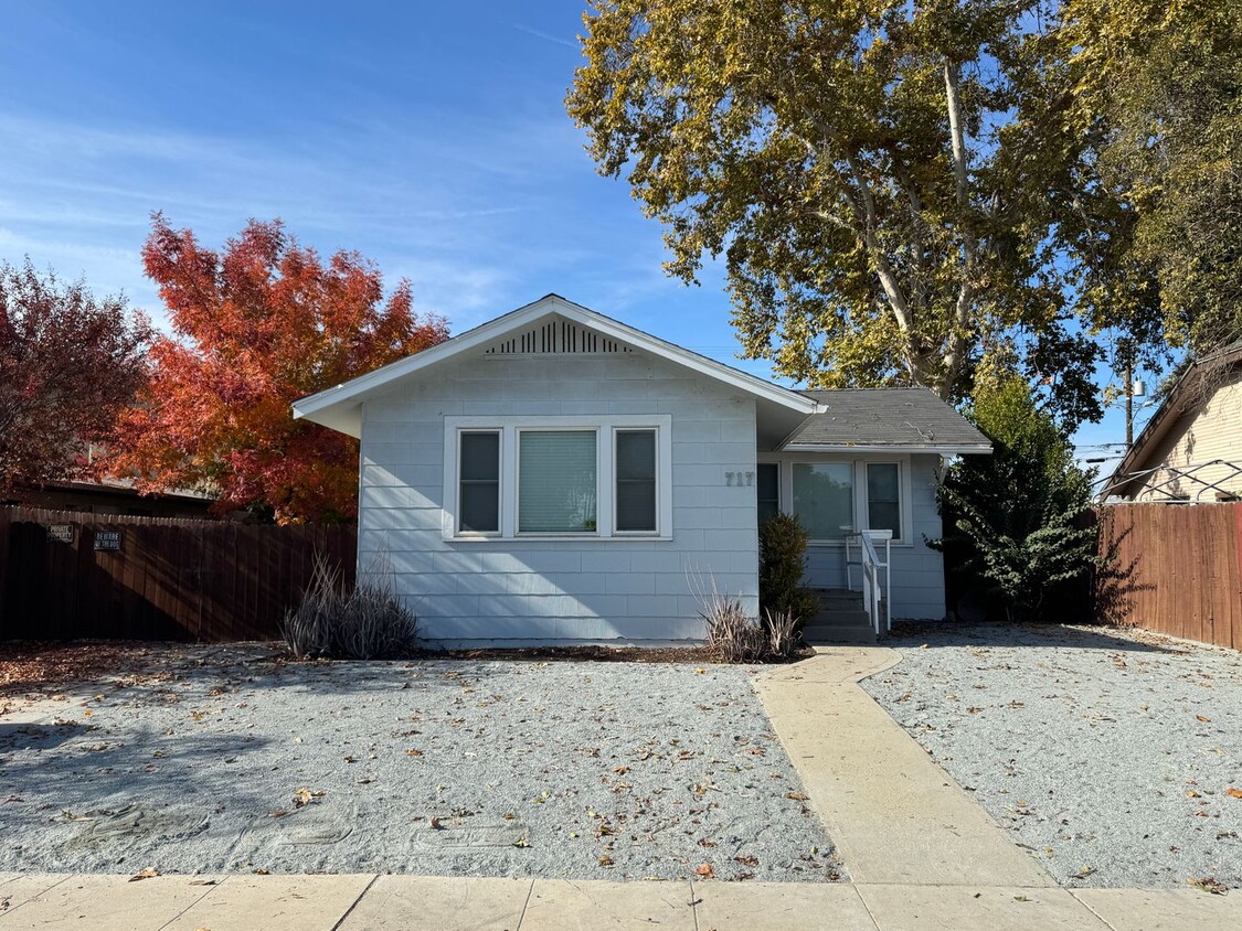 Primary Photo - Cozy house close to downtown in the Histor...