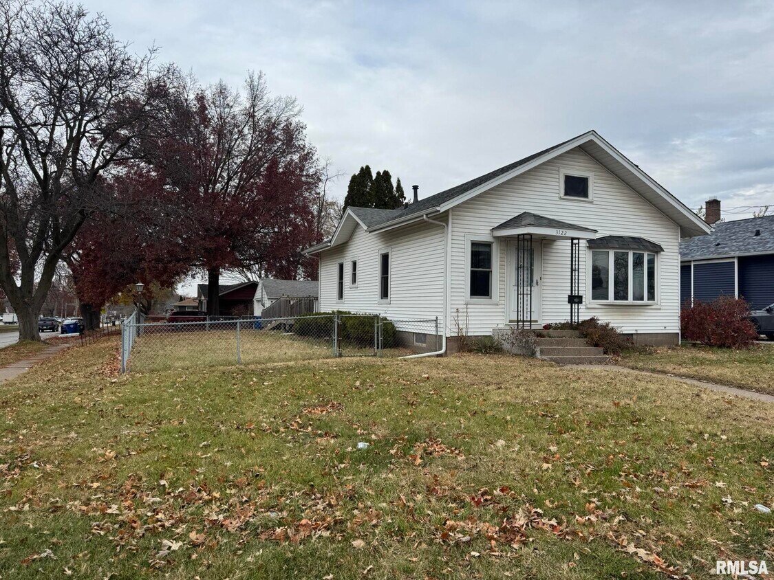 Primary Photo - 3122 W Locust St