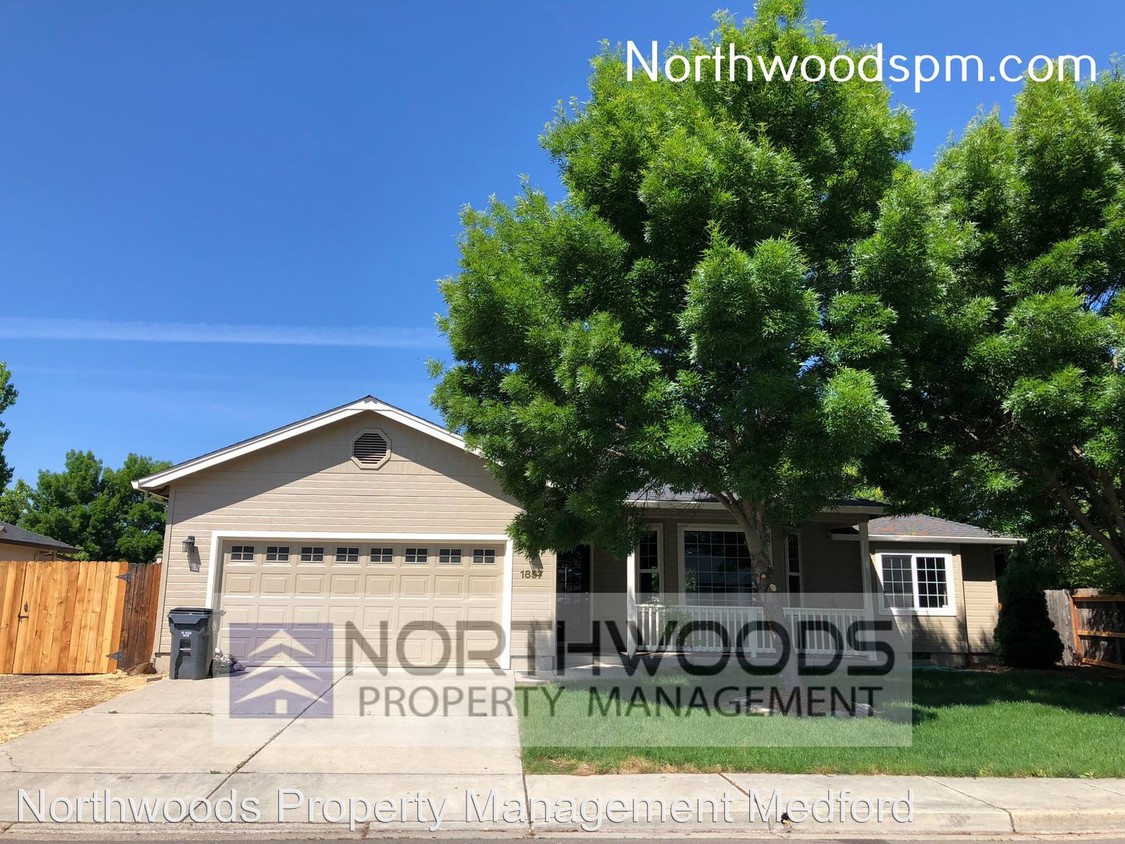 Primary Photo - 3 br, 2 bath House - 1857 Northwood Dr