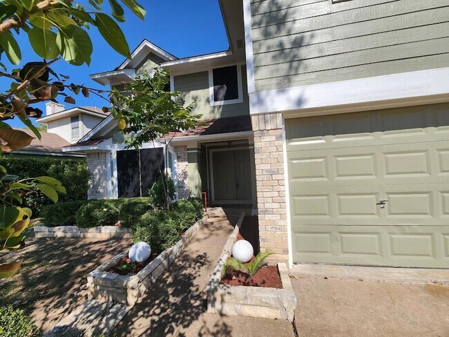 Building Photo - 12337 Yarmont Way