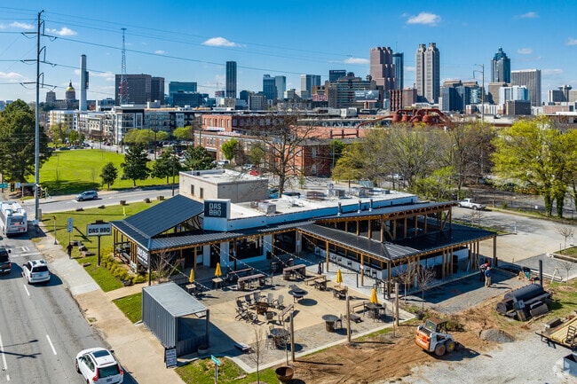 DAS BBQ in Oakland has outdoor seating to enjoy the southern hospitality.
