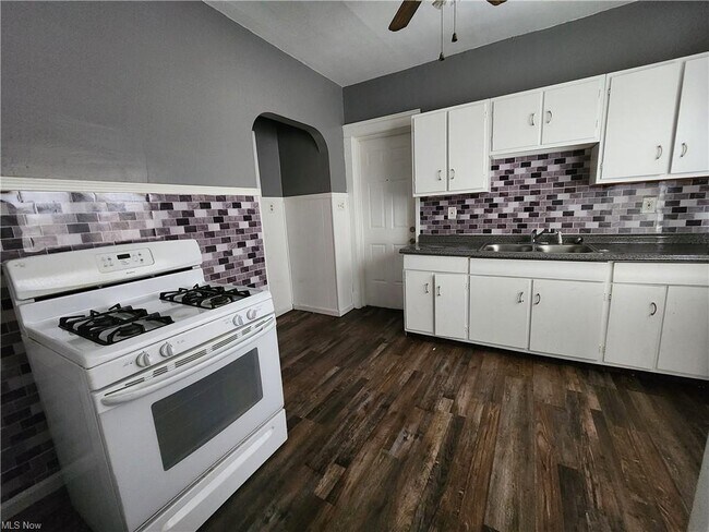 Foto del edificio - 11321 Parkview Ave