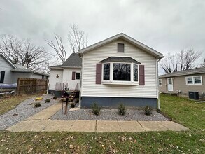 Building Photo - 939 Cunningham Ave