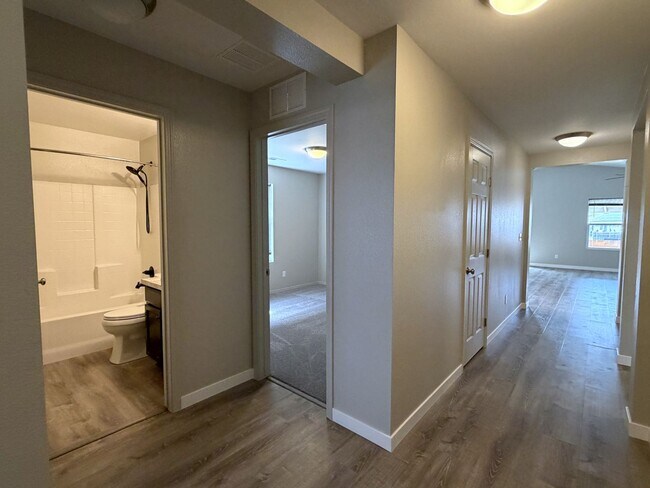 Foto del edificio - Beautiful 3 bed 2 bath home with flex room in Nampa just off Ustic and Middleton