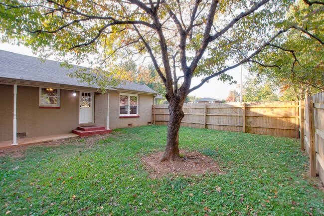 Fenced in Back Yard - 1434 Oakwood Ave NE