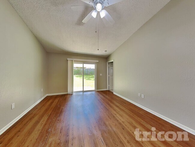Foto del edificio - 7833 Manor Dr