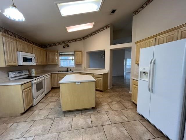 Foto del edificio - 113 Los Cedros Loop