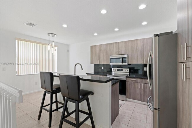Building Photo - 15811 SW 48th Mnr
